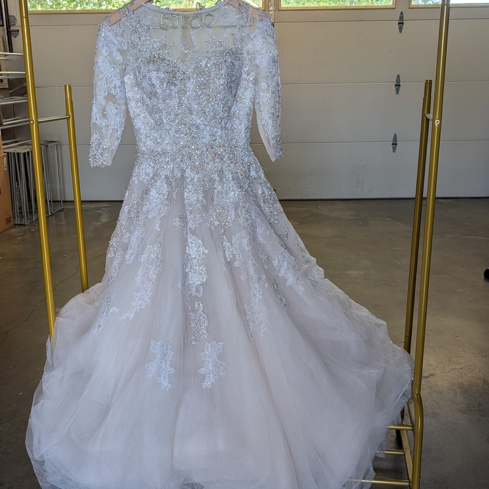 Elegant Long-Sleeve Beaded Wedding Dress - White - Picture 2 of 7